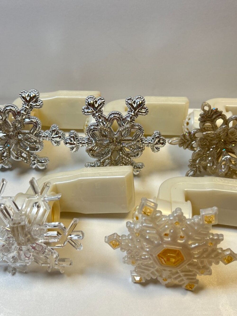 Bath and Body Works Wallflowers Plug In Snowflake Lot of 5 White Silver Sparkle